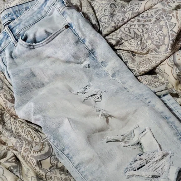 Men's light-washed, distressed jeans - Picture 4 of 4